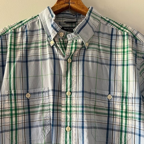 Nautica Slim Fit Button Down Short Sleeve Cotton Plaid Shirt, Men’s Large - Picture 2 of 10